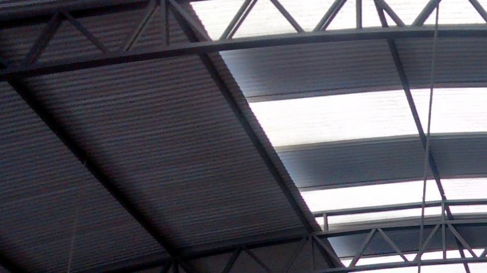 Ruído no telhado do Mercadão de Maringá com a câmera do Moto G.