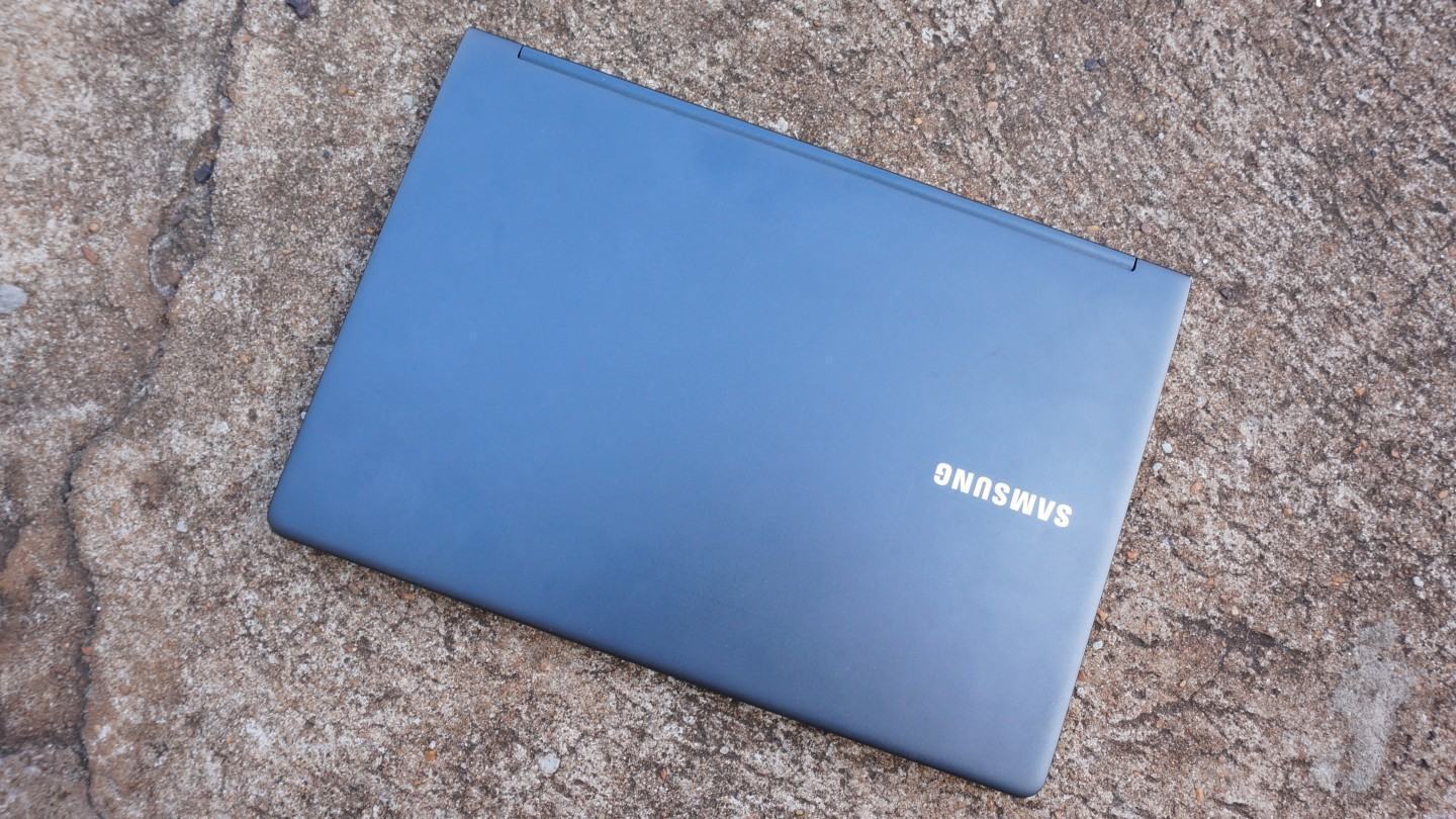 Samsung Série 9, fechado.