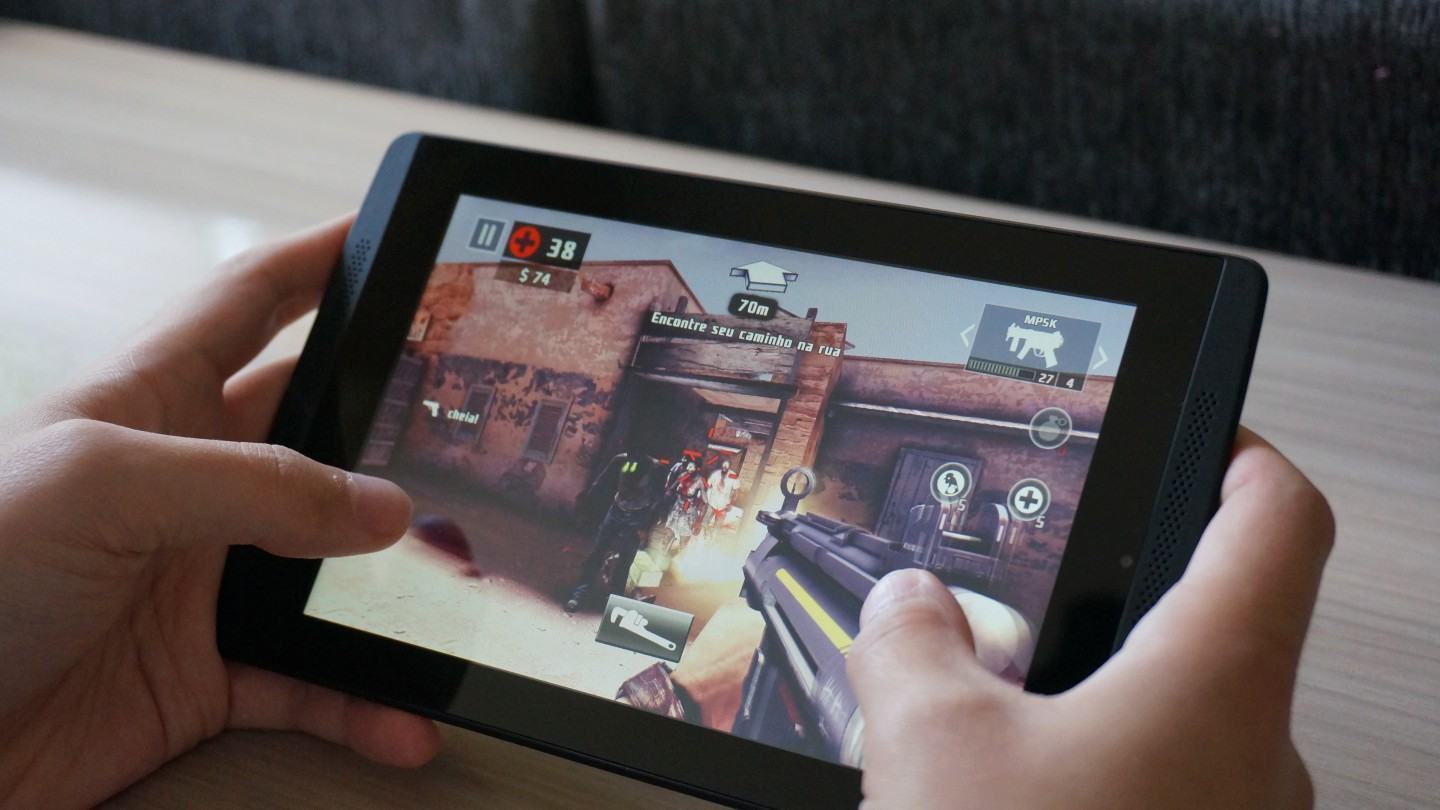 Tegra Note rodando Dead Trigger 2.