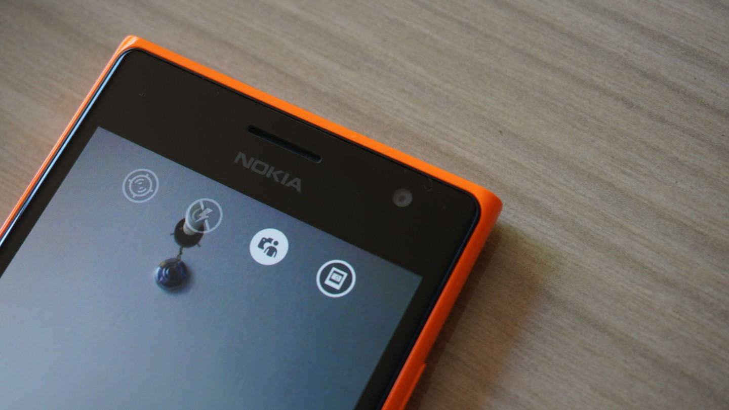 Close na câmera frontal.