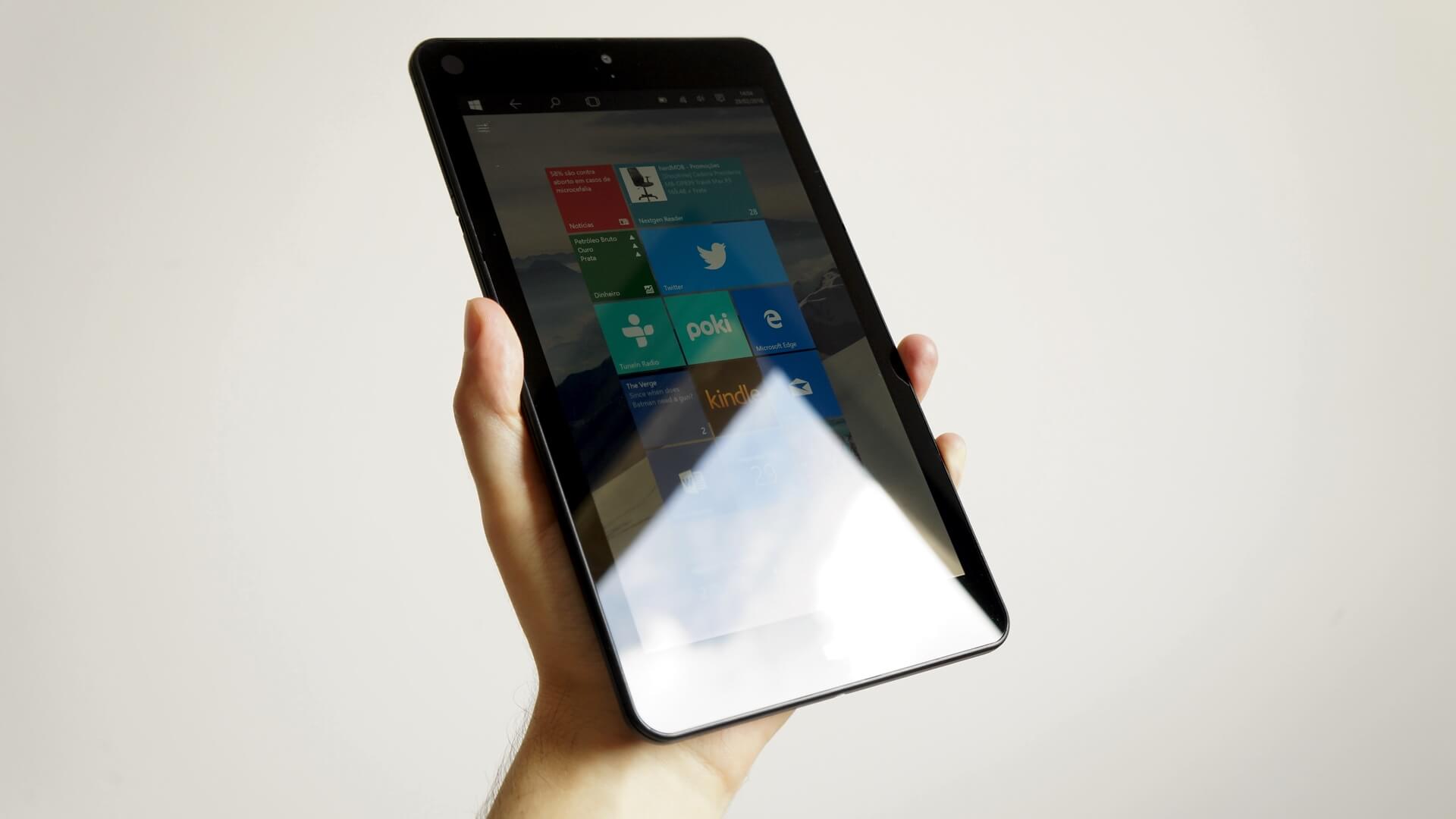 ThinkPad 8 rodando Windows 10.