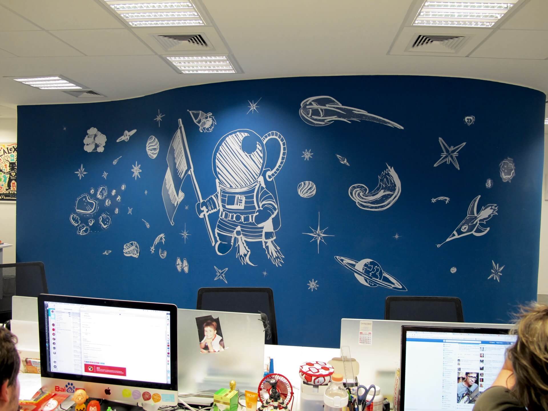 Pintura na parede do escritório do Baidu.