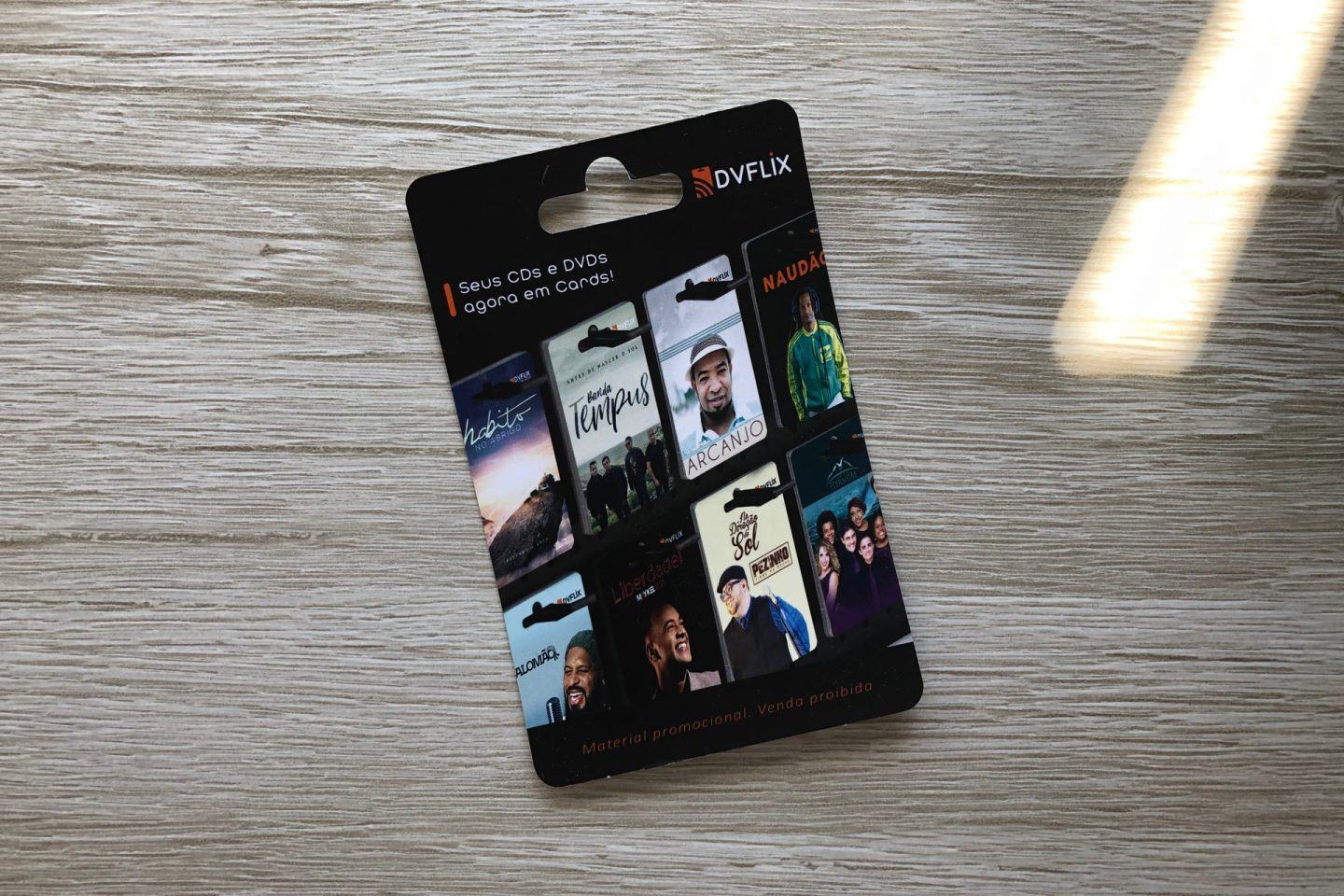 Cartão de divulgação, mas funcional, da Dvflix.