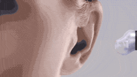 Animação mostrando o gel do UE Fits se solidificando dentro do ouvido humano.