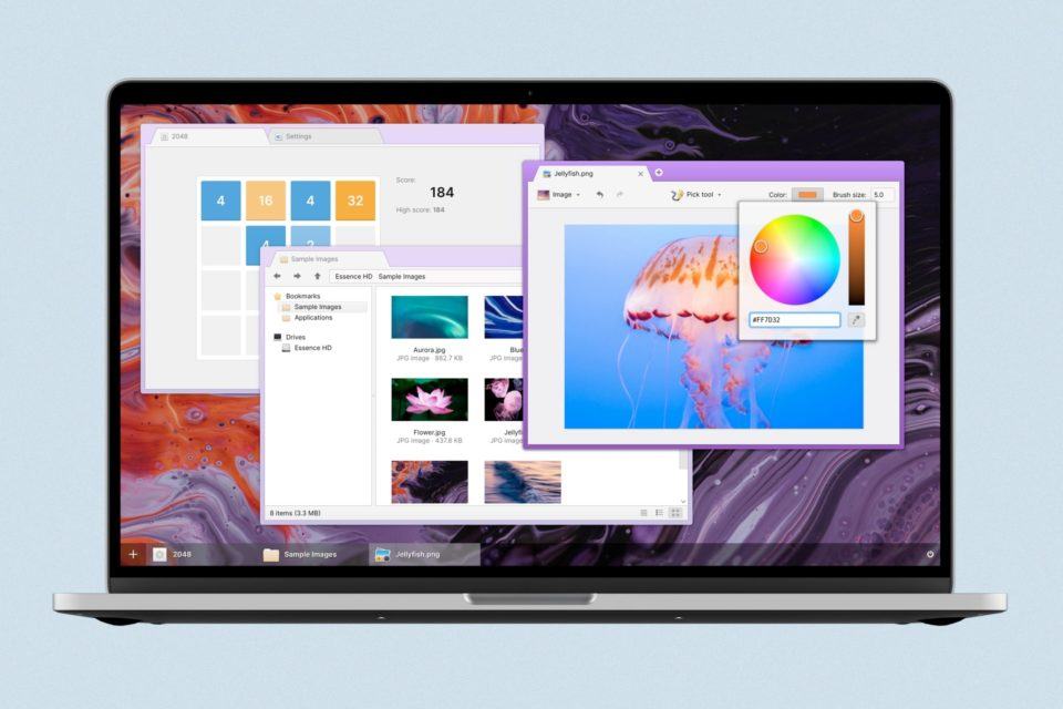 Print de um notebook com o Essence na tela, com três janelas que lembram o leiaute do Chrome em 2008.