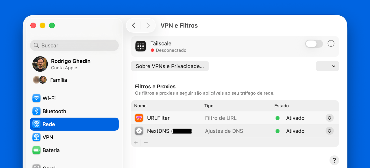 Print parcial da tela dos ajustes do macOS&nbsp;26, na aba Rede, mostrando um Filtro de URL do Wipr&nbsp;2 ativado.