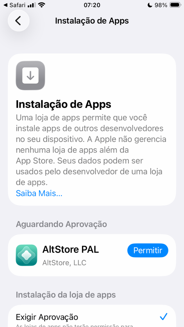 Tela de configurações de lojas alternativas no iOS.